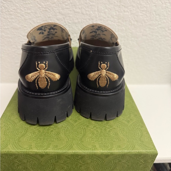 Gucci Black Leather Loafers with Gold Buckle - Picture 3 of 3
